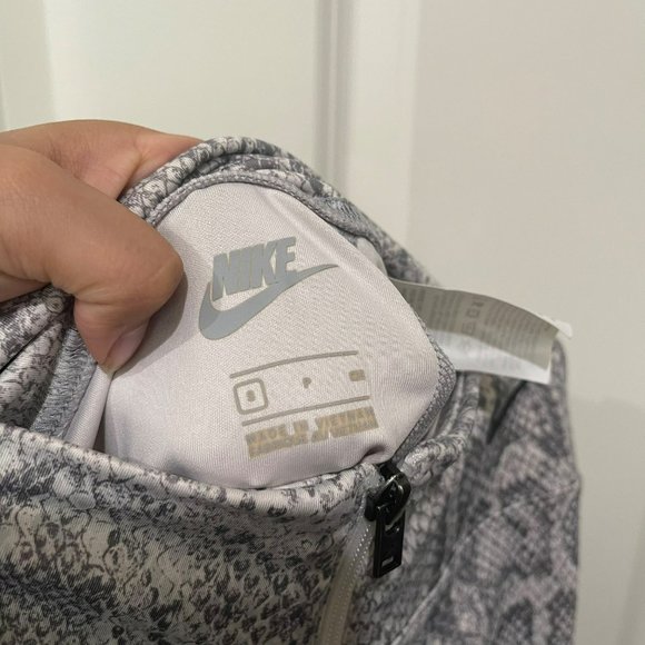 Nike Snakeskin Zip Leggings - Picture 4 of 5